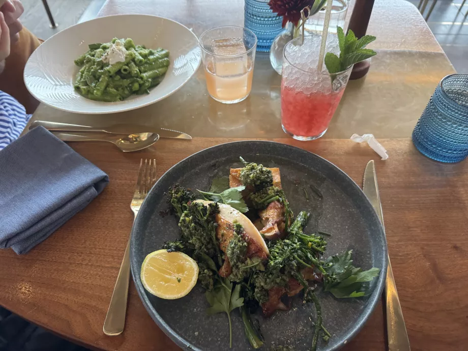 Mat i Peak Restaurant