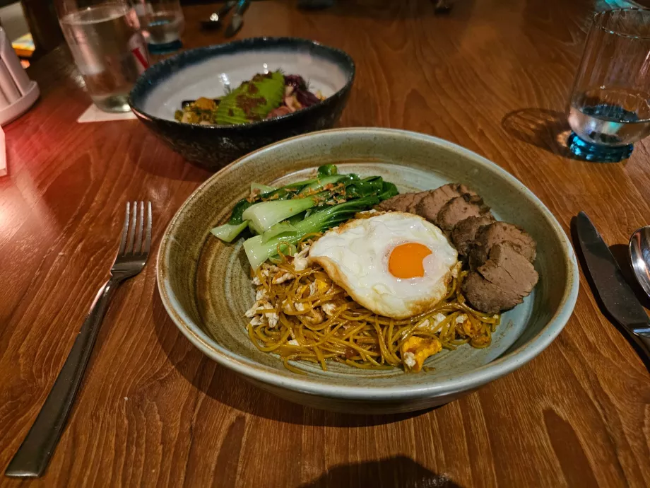 Middag i hotellets restaurant