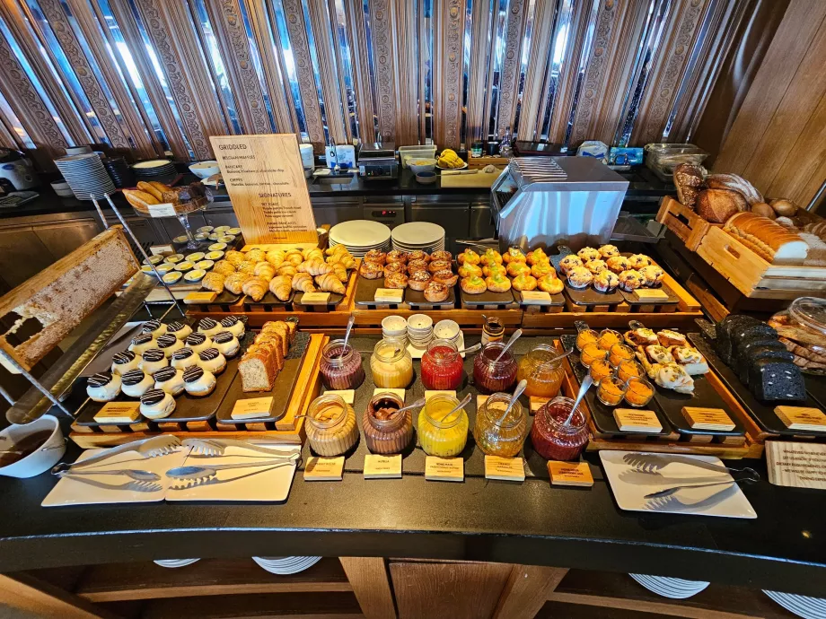 Frokost - søtsaker og syltetøy