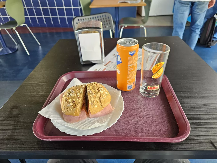 Mattilbud i flyplassrestauranten