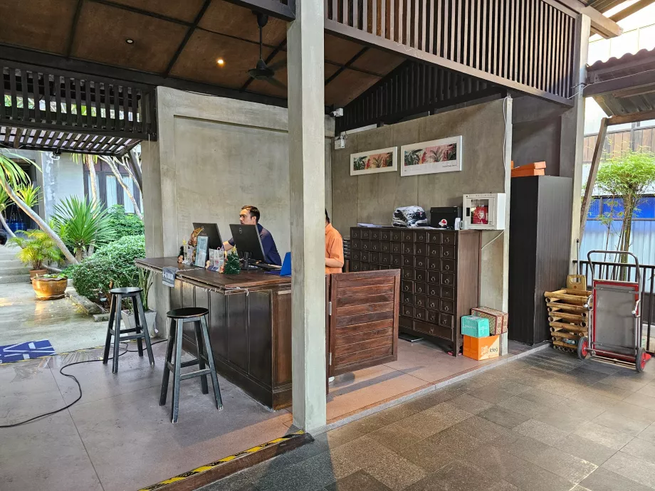 Mottakelse Homm Chura Samui