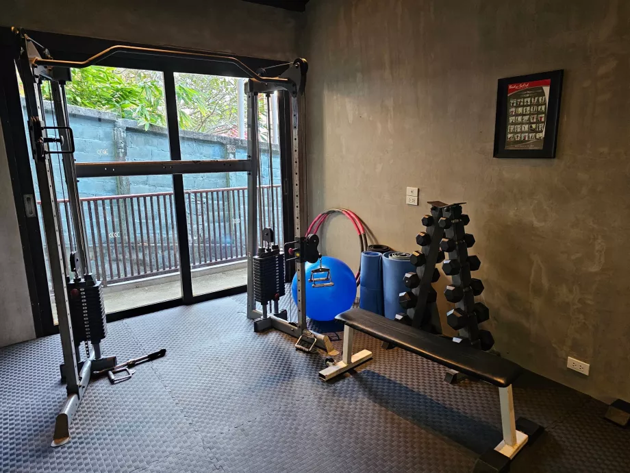 Treningsstudio med gammelt utstyr