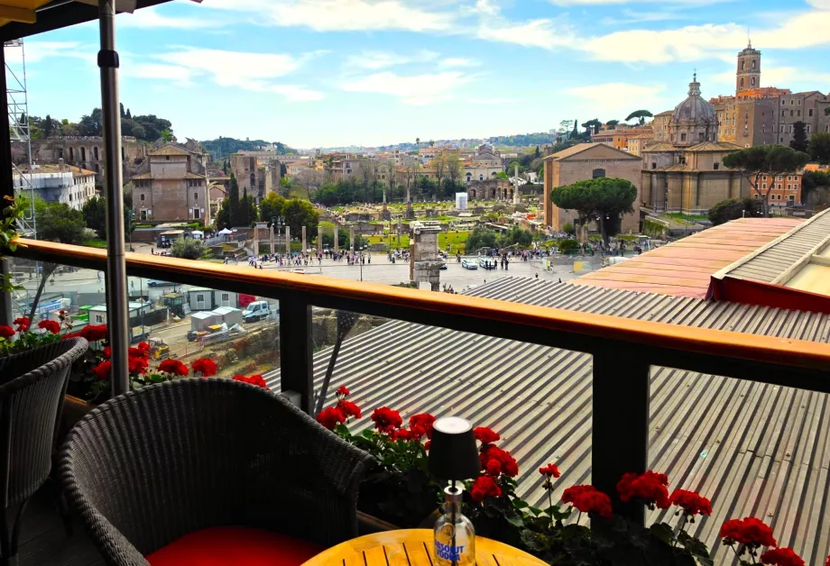 Utsikt over Forum Romanum fra hotellets restaurant
