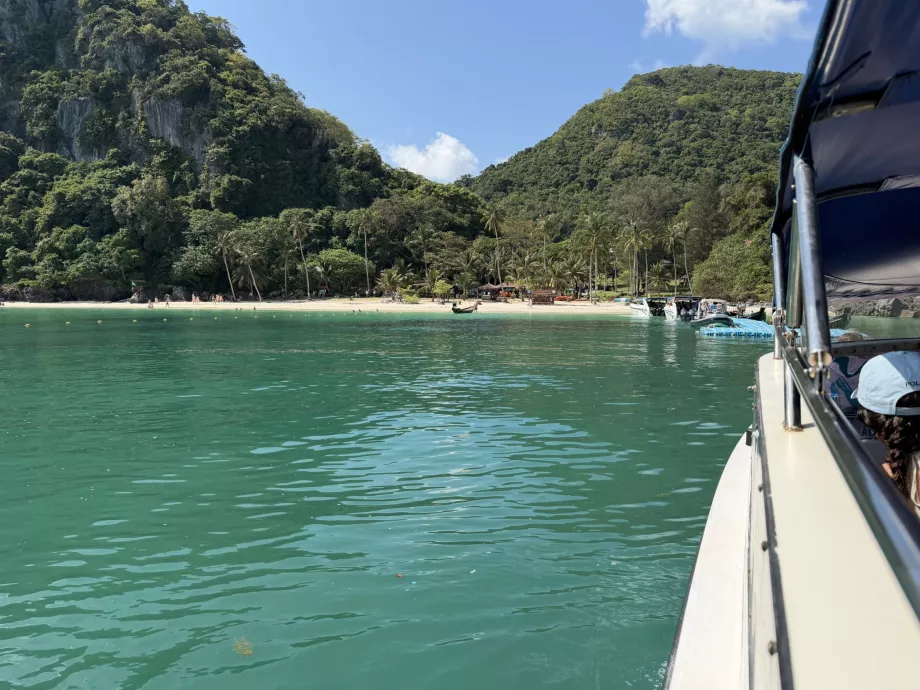 Landing på stranden Koh Wua Ta Lap