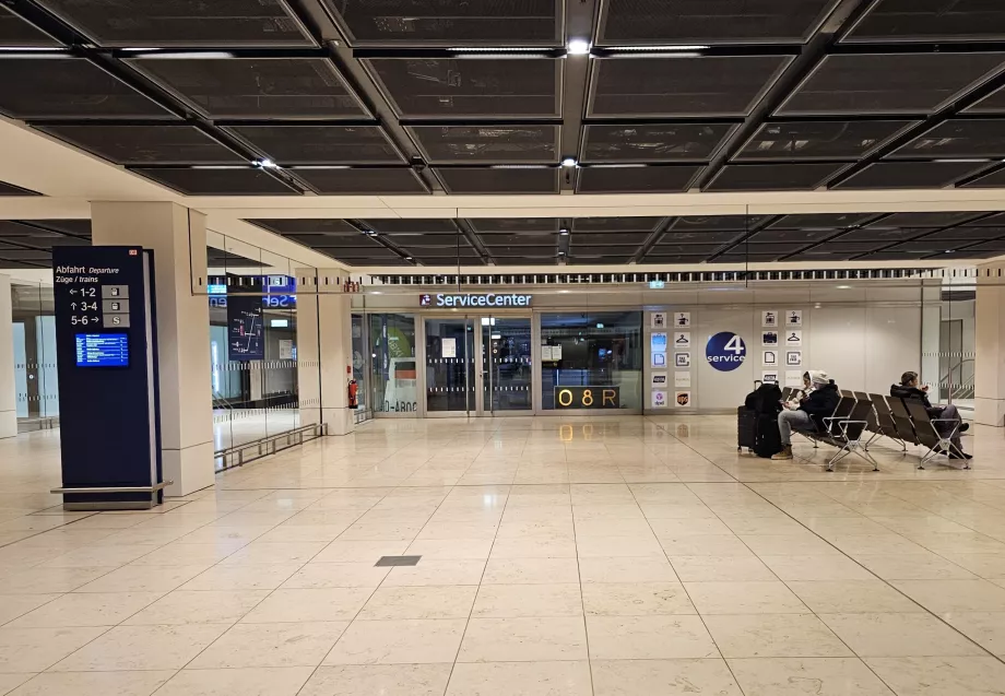 Bagasjeoppbevaring på jernbanestasjonen