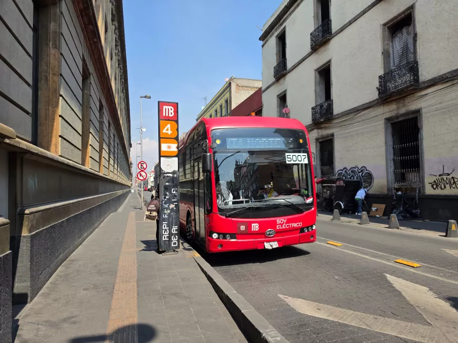 Metrobusstopp i det historiske sentrum