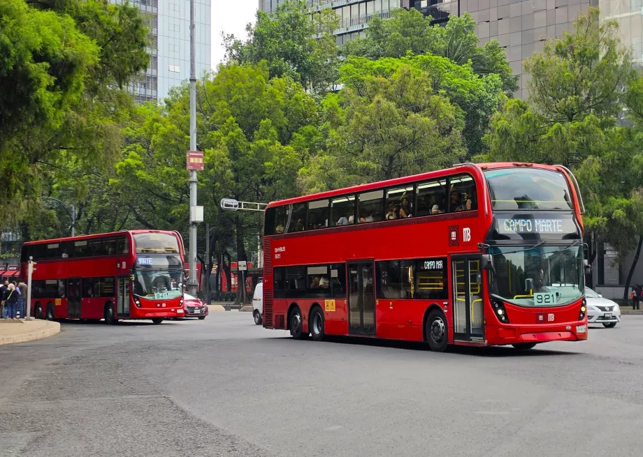 Metrobusser i Mexico by