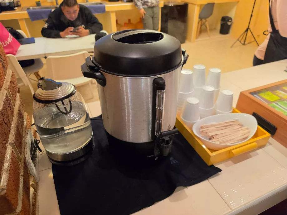 Gratis varmt vann til te