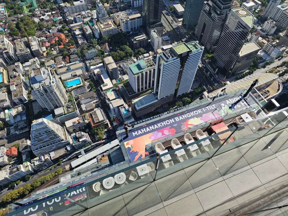 King Power Mahanakhon - sving