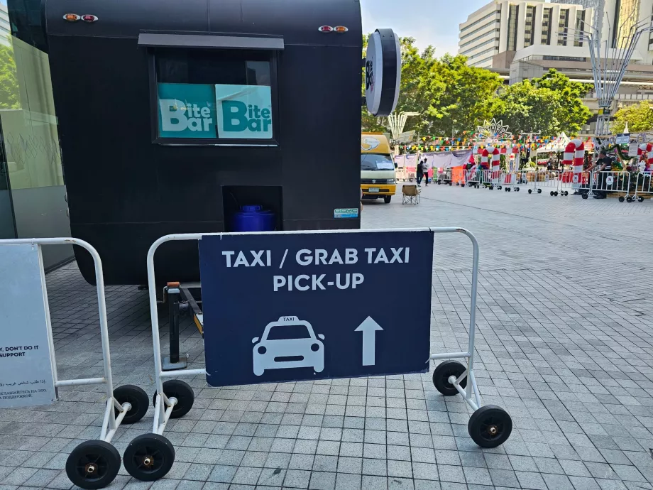 King Power Mahanakhon - taxiholdeplass