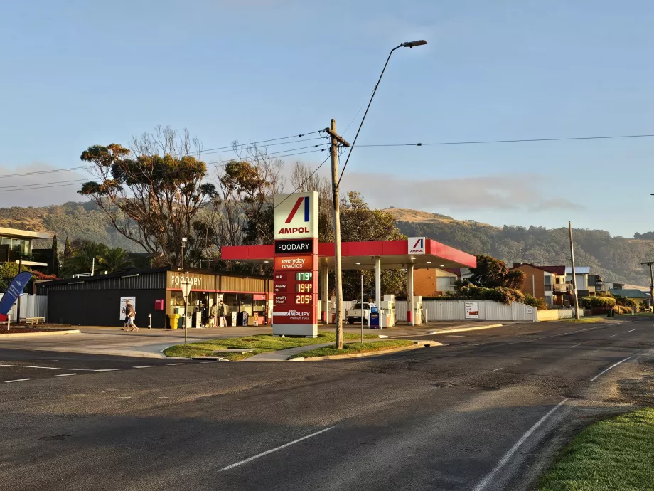 Bensinstasjon i Apollo Bay