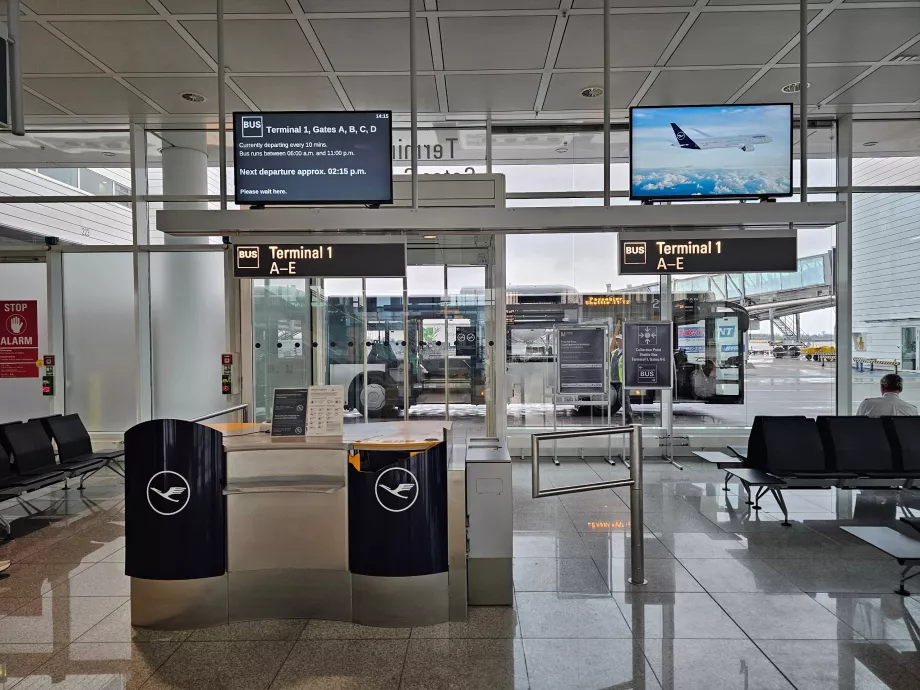 Shuttlebuss mellom terminal 1 og 2