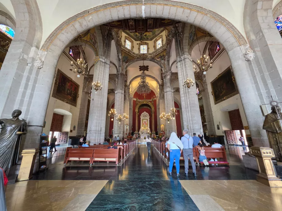 Interiør av Antigua-basilikaen