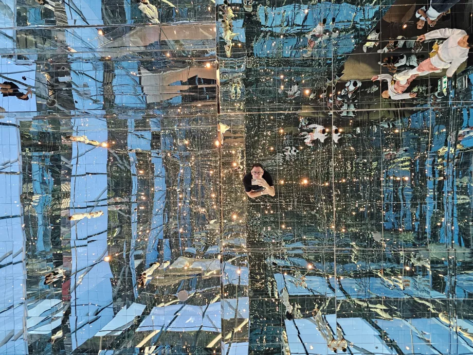 Akara Sky Hanuman - Bangkok Reflection