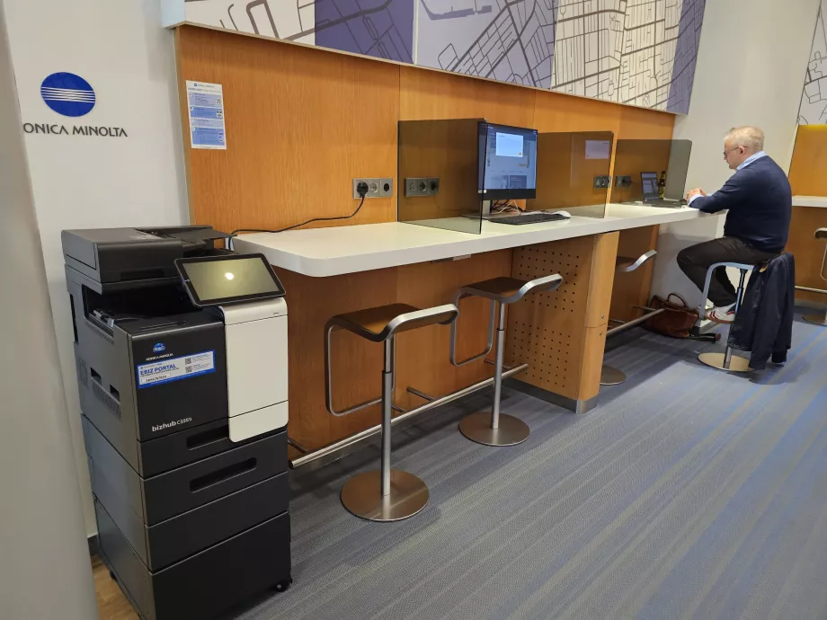 Et sted å jobbe og en skriver