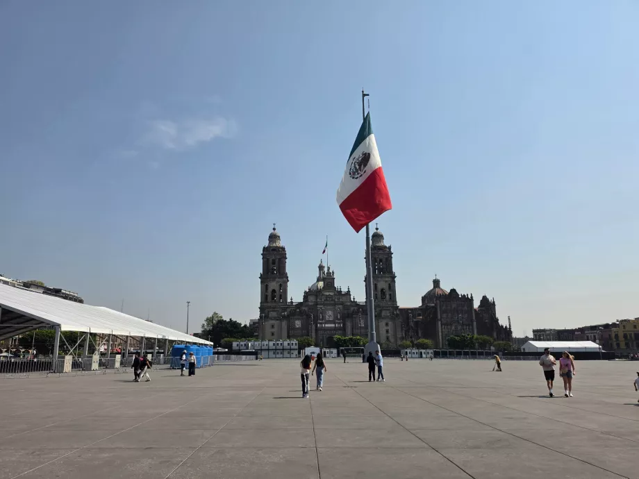 Zócalo Square