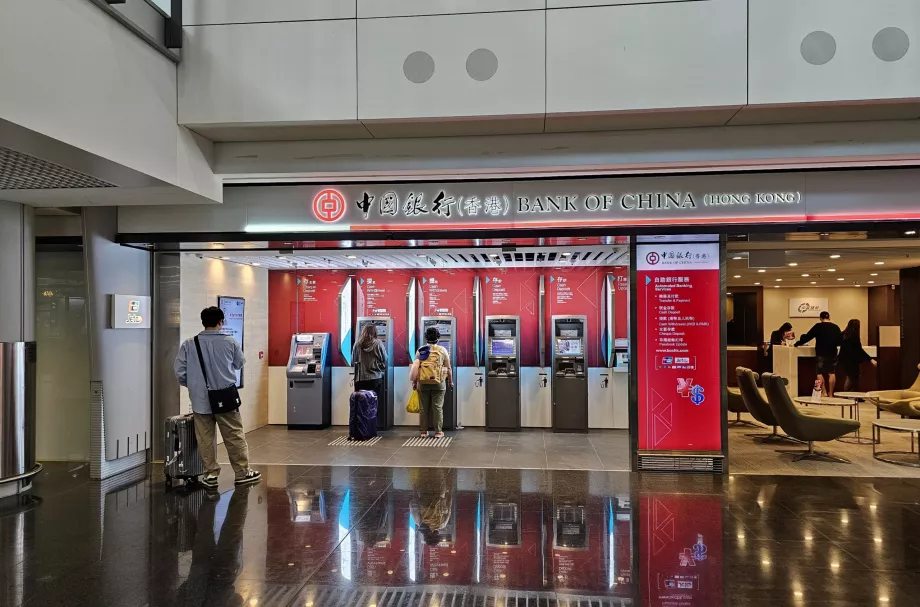 Minibanker fra Bank of China, ankomsthallen, HKG lufthavn