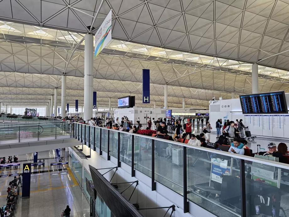 Avgangshallen i terminal 1