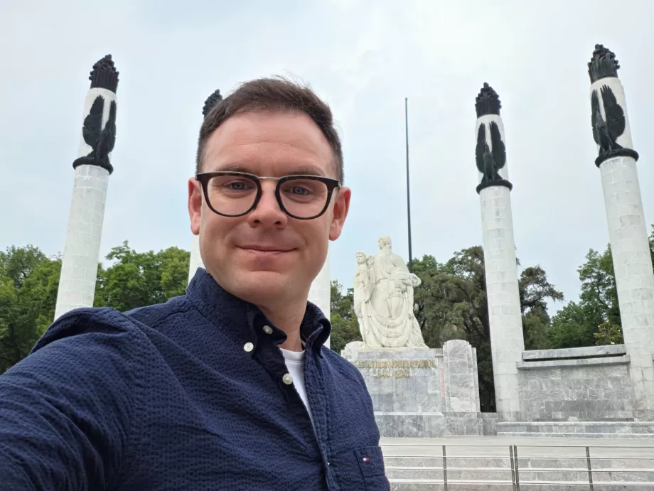 Meg ved monumentet Altar a la Patria
