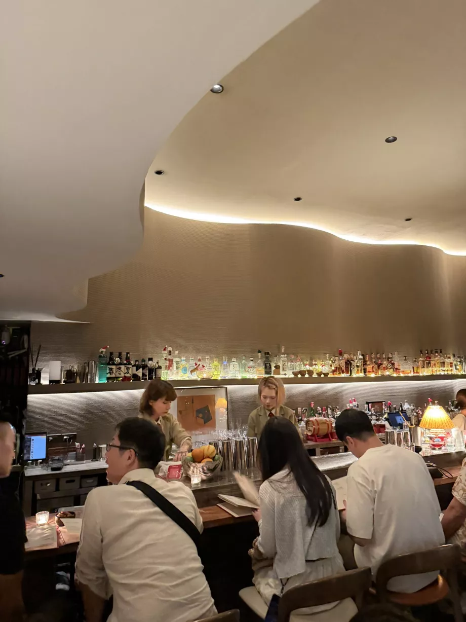 Dry Wave Cocktail Studio - miljø