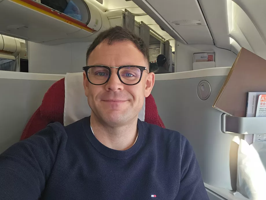 Jeg på business class på Hainan Airlines