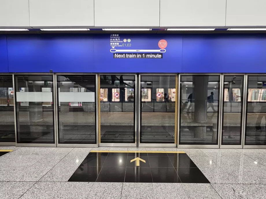 Stasjon for det automatiske toget "SkyTrain"