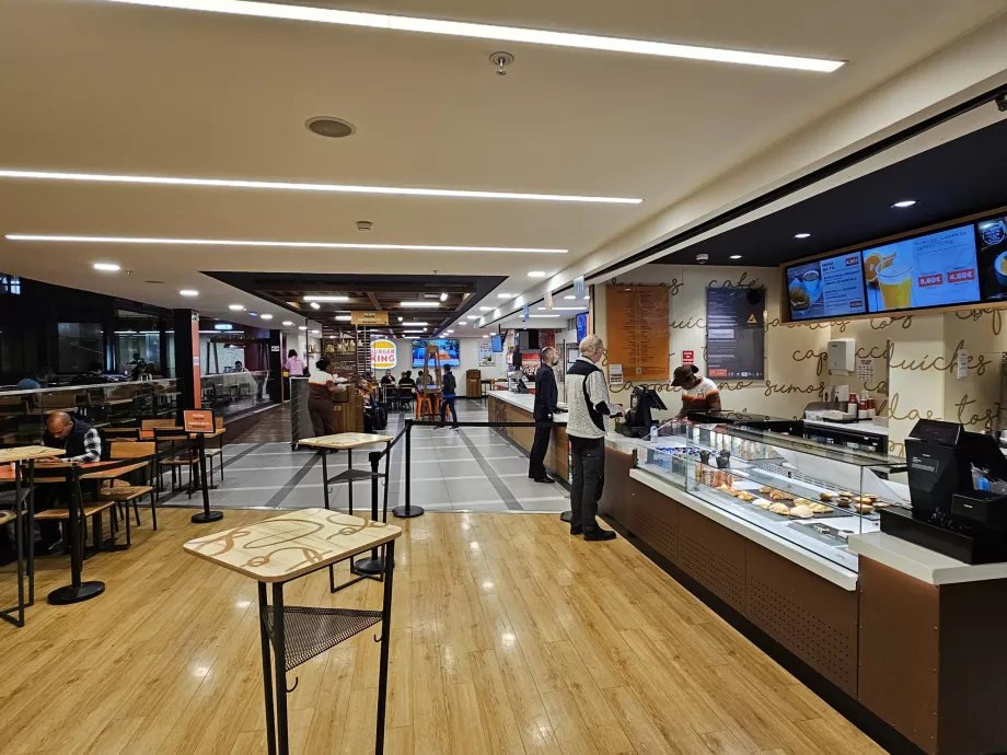 Burger King i det offentlige området i Terminal 1