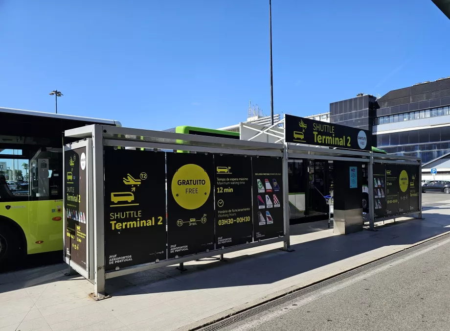 Shuttlebussholdeplass foran Terminal 1