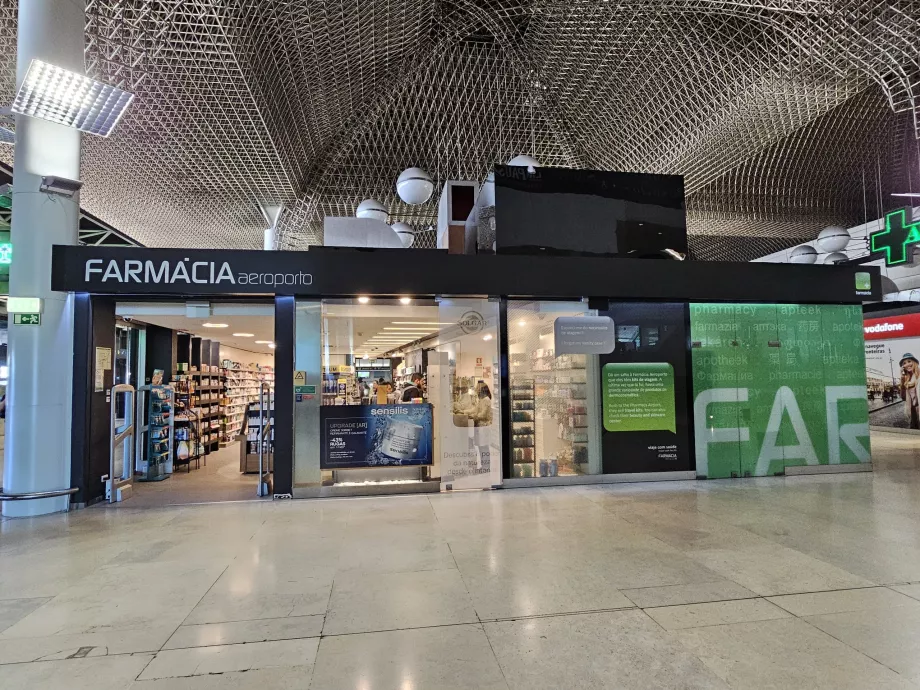 Apotek, Terminal 1, offentlig område