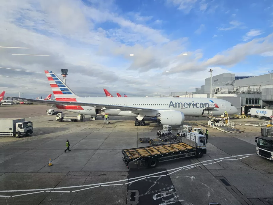 Utsikt over flyplassens oppstillingsplass