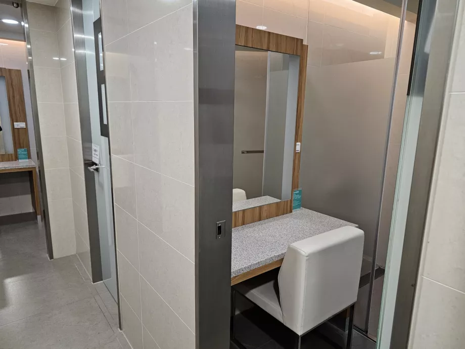 Dusjrom, TPE flyplass