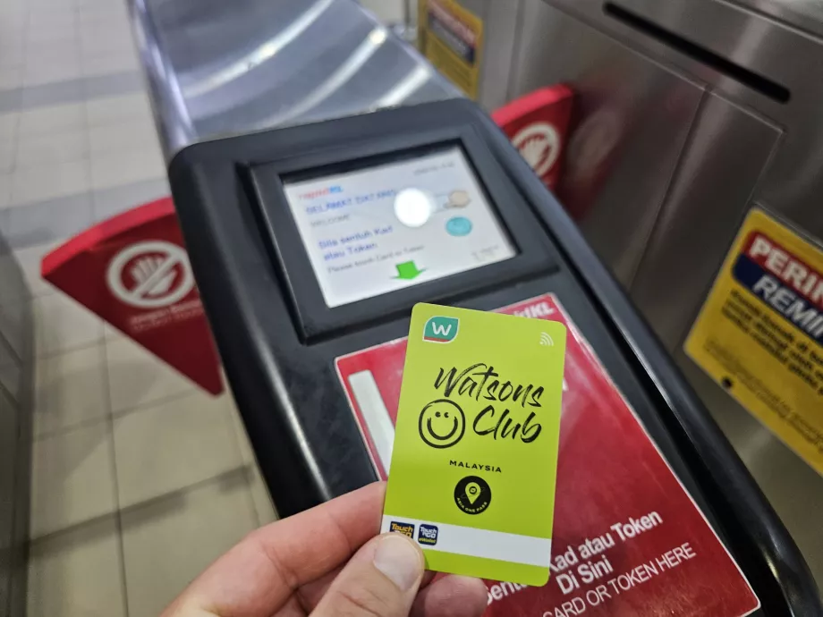 Bruke Touch-n-Go-kortet for å komme inn på T-banen