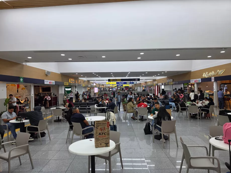 Food Court, transittområde, Terminal 1