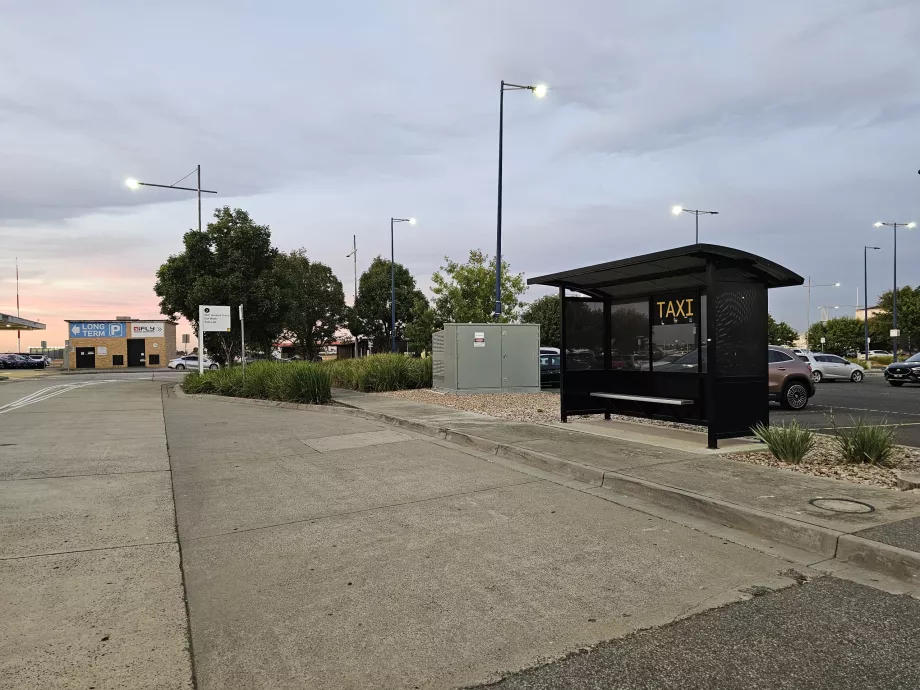 Drosjeholdeplass foran terminalen