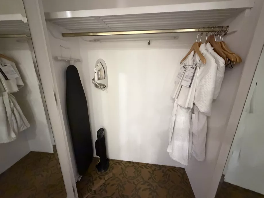 Badekåpe og strykebrett