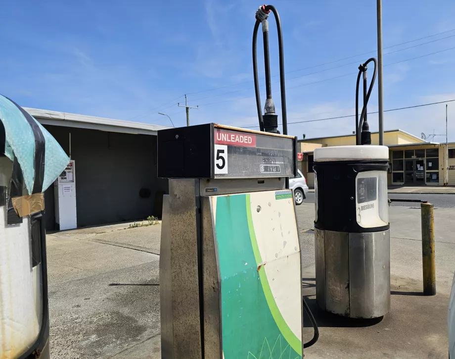Bensinstasjoner, blyfri bensin