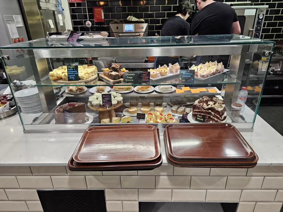 Flyplassrestaurant, offentlig del