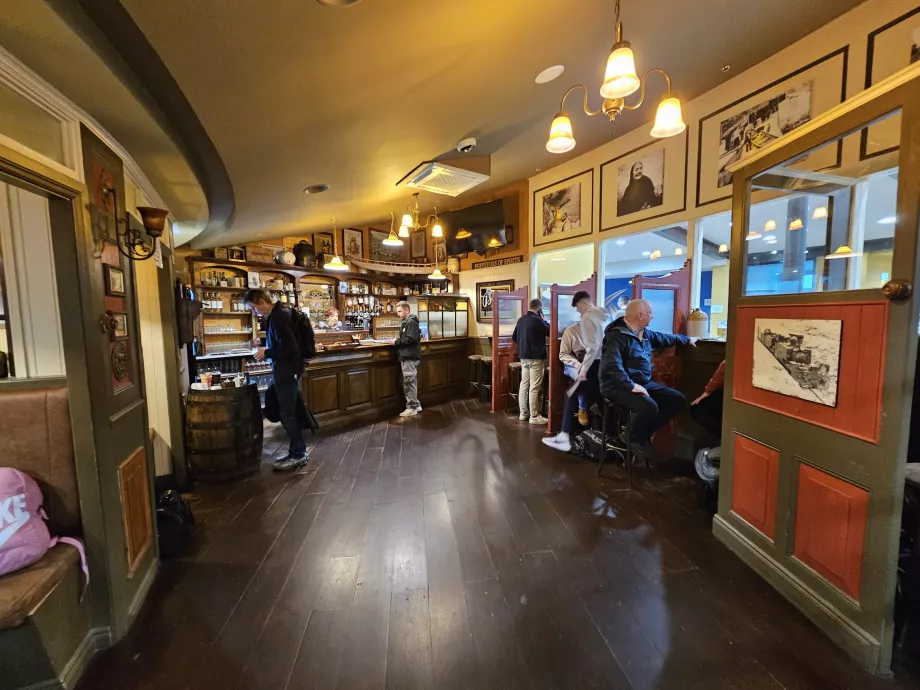 Pub etter sikkerhetskontroll