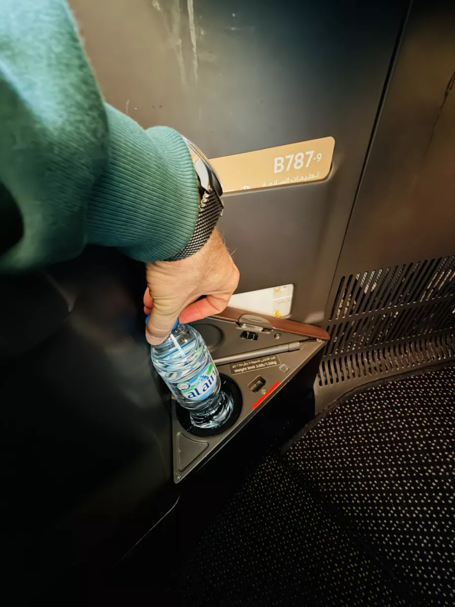 Vannflaske i oppbevaringsrommet