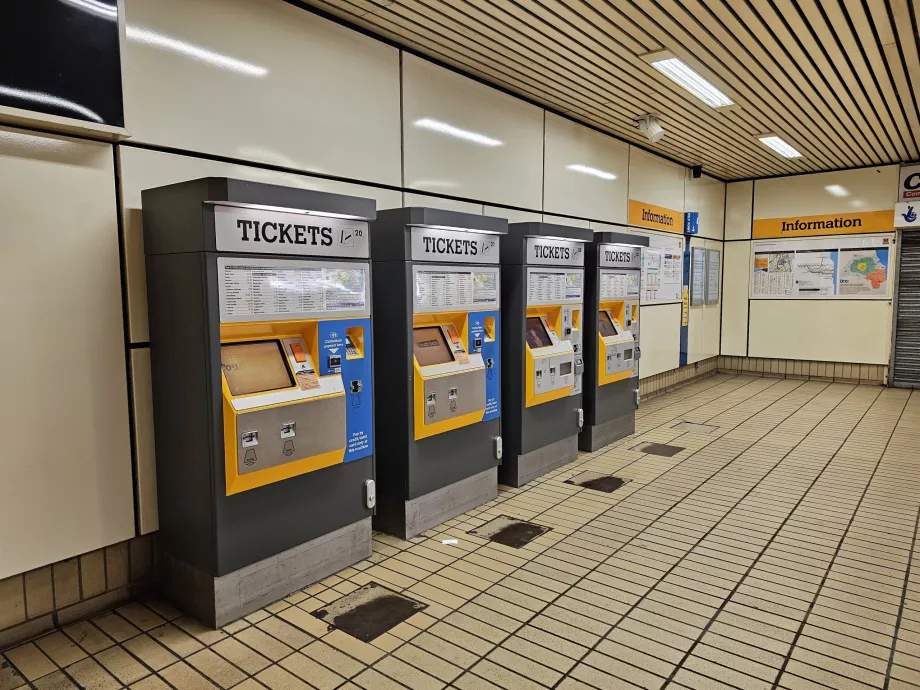 Billettautomater på metrostasjoner