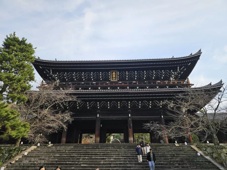 Chion-in-tempelet, hovedporten