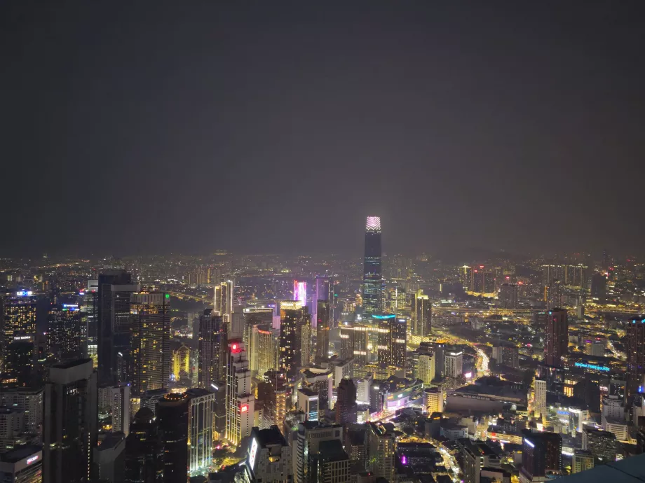 Kuala Lumpur om natten fra Menara Tower