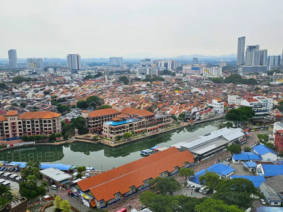 Utsikt over Malaccas historiske sentrum fra Taman Sari