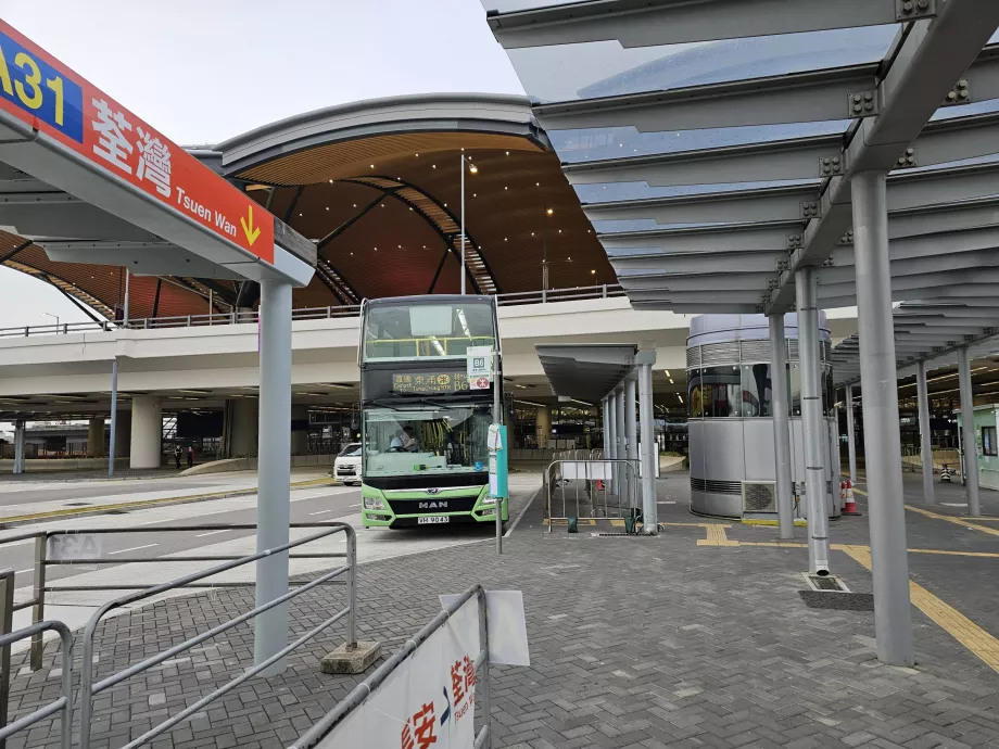 Bussholdeplass retning MTR Tung Chung