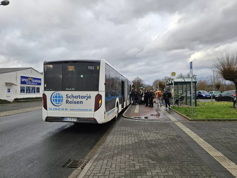 Flybussholdeplass, Weeze stasjon