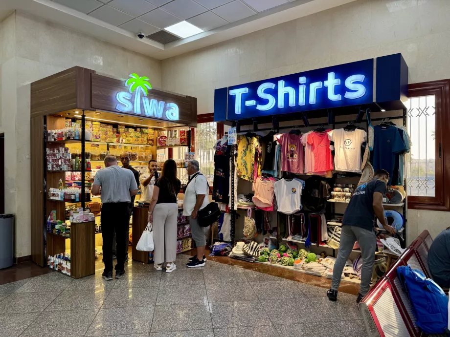 Butikker i avgangshallen