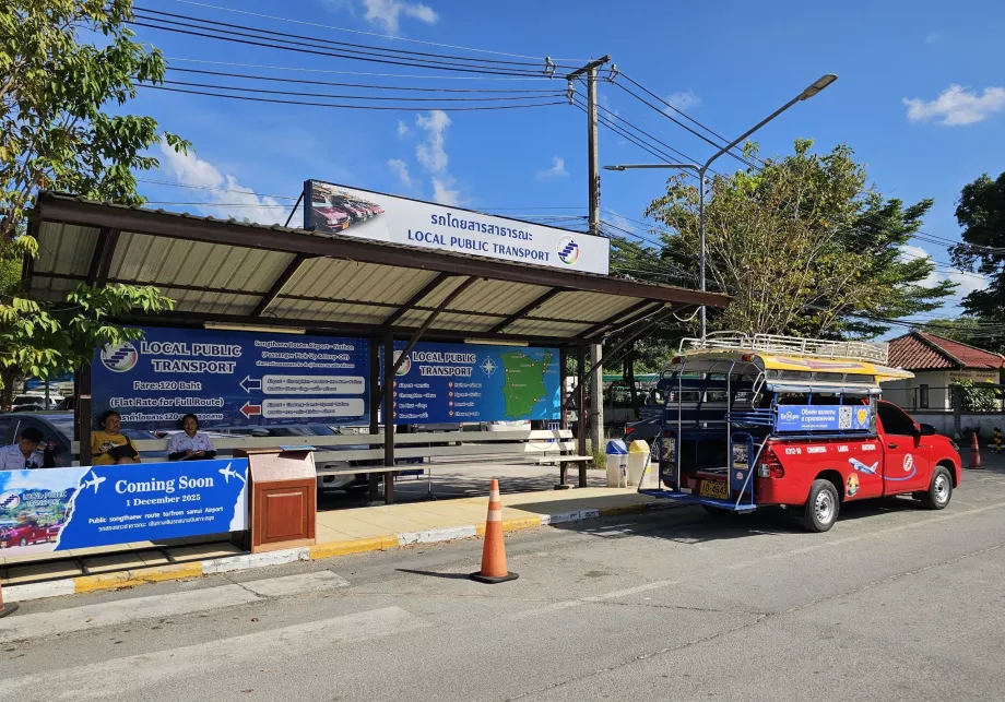 Offentlig transport, songthawe-stopp utenfor ankomstterminalen