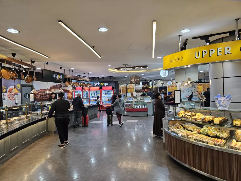 Food court, transittseksjonen, Terminal 3