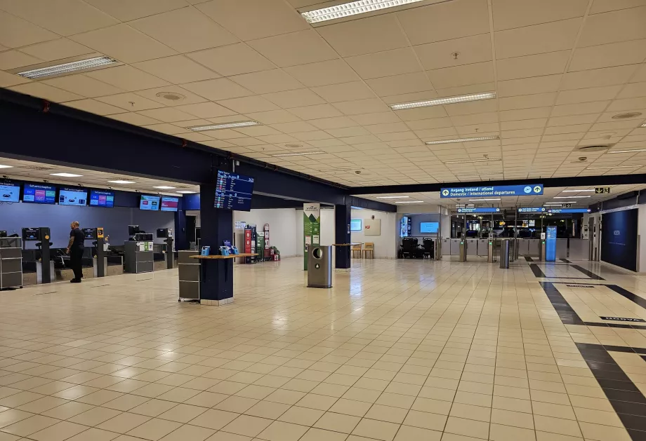 Avgangshallen på Ålesund lufthavn