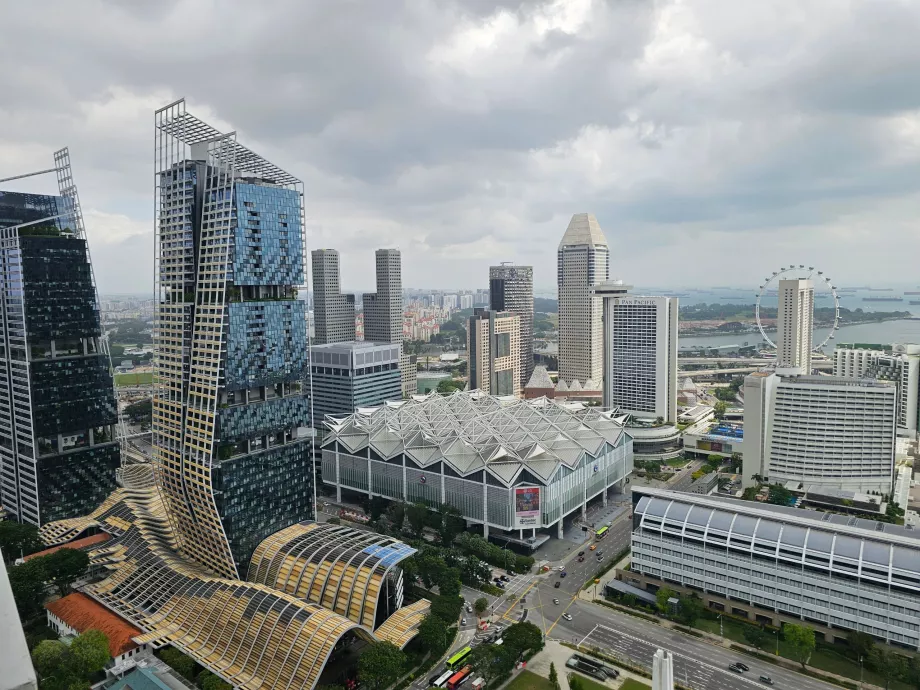 Utsikt fra balkongen til den andre siden